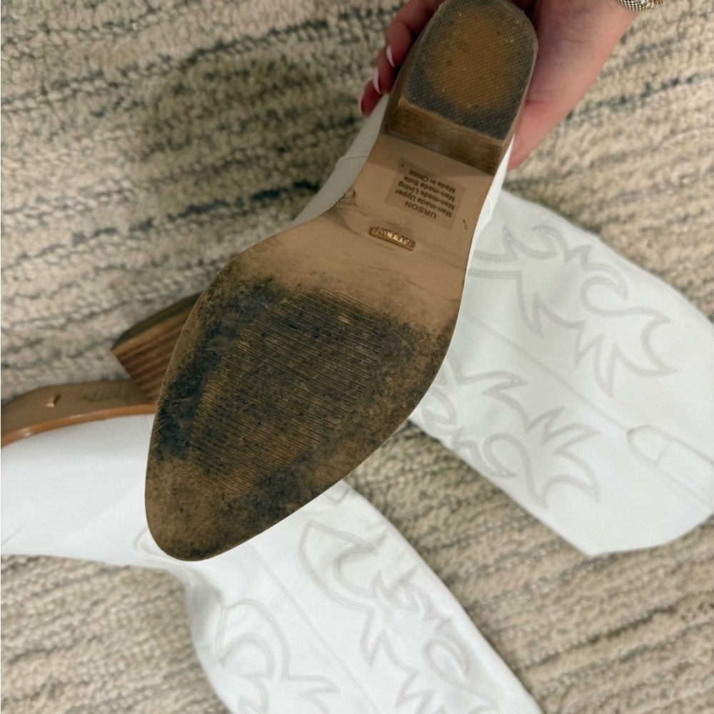 White Western-Style Women's Boots - Picture 3 of 8
